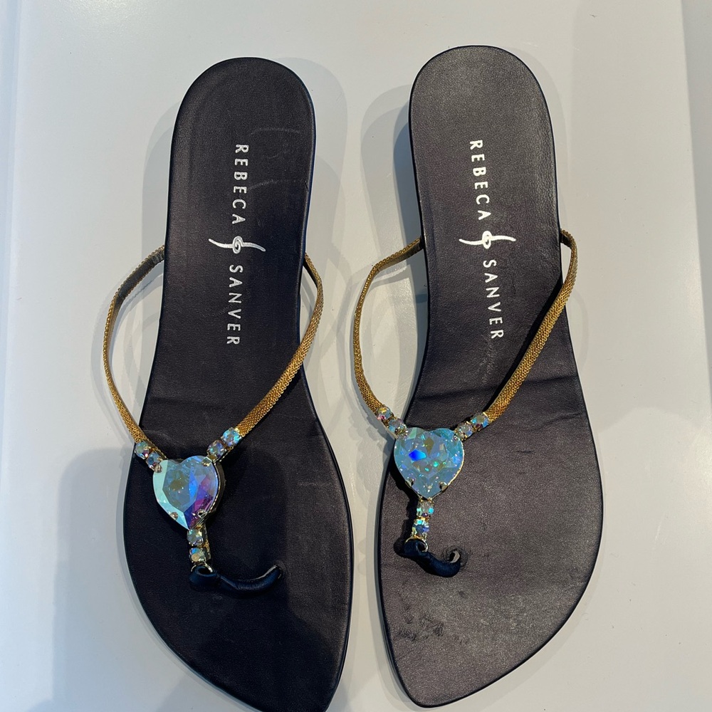 REBECA SANVER heart sandals, size 39. Gold mesh with large heart crystal. NEW